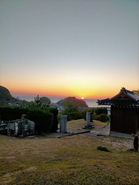 ファイル:0709波啼寺から眺める夕日.jpg