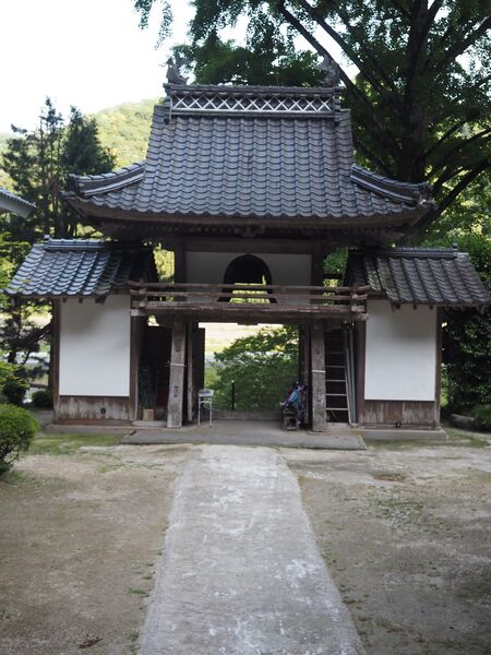 ファイル:2203甘南備寺山門.JPG