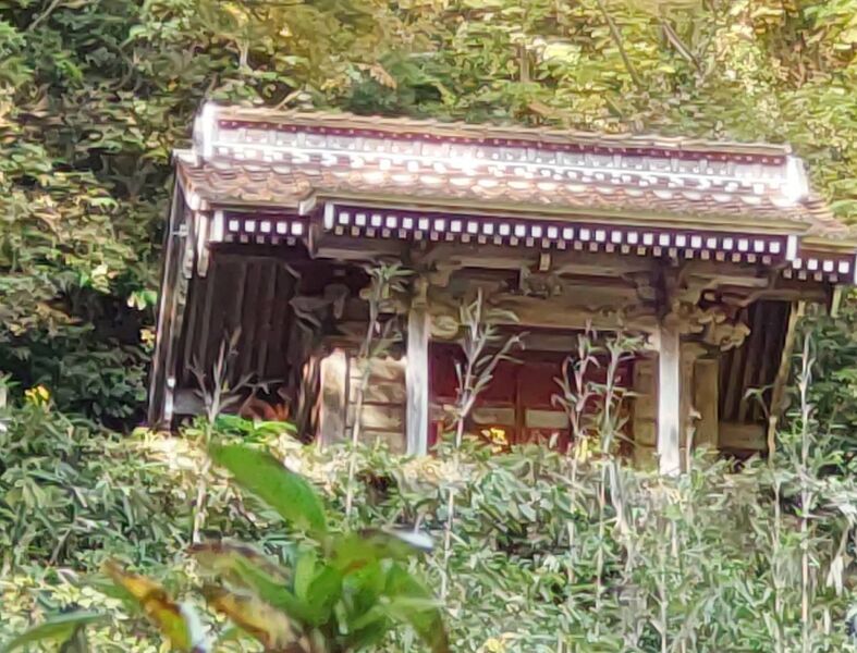 ファイル:0507勝源寺裏山に祀ってある日光東照宮.jpg
